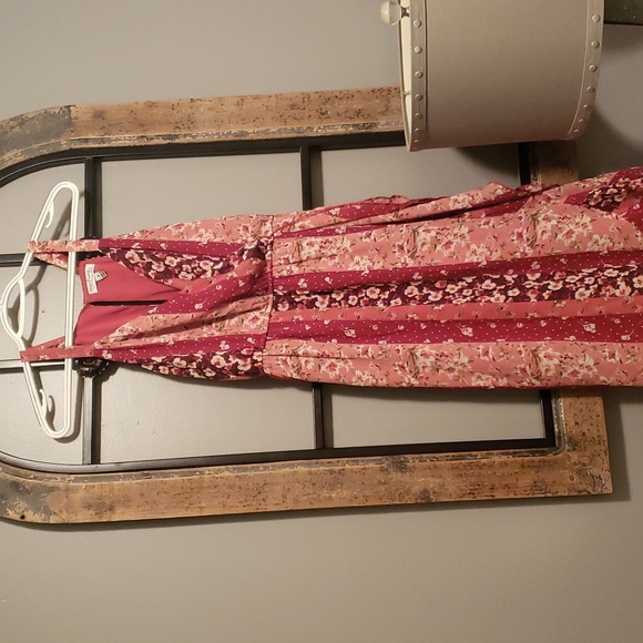 small sleeveless maxi dress - Picture 1 of 3